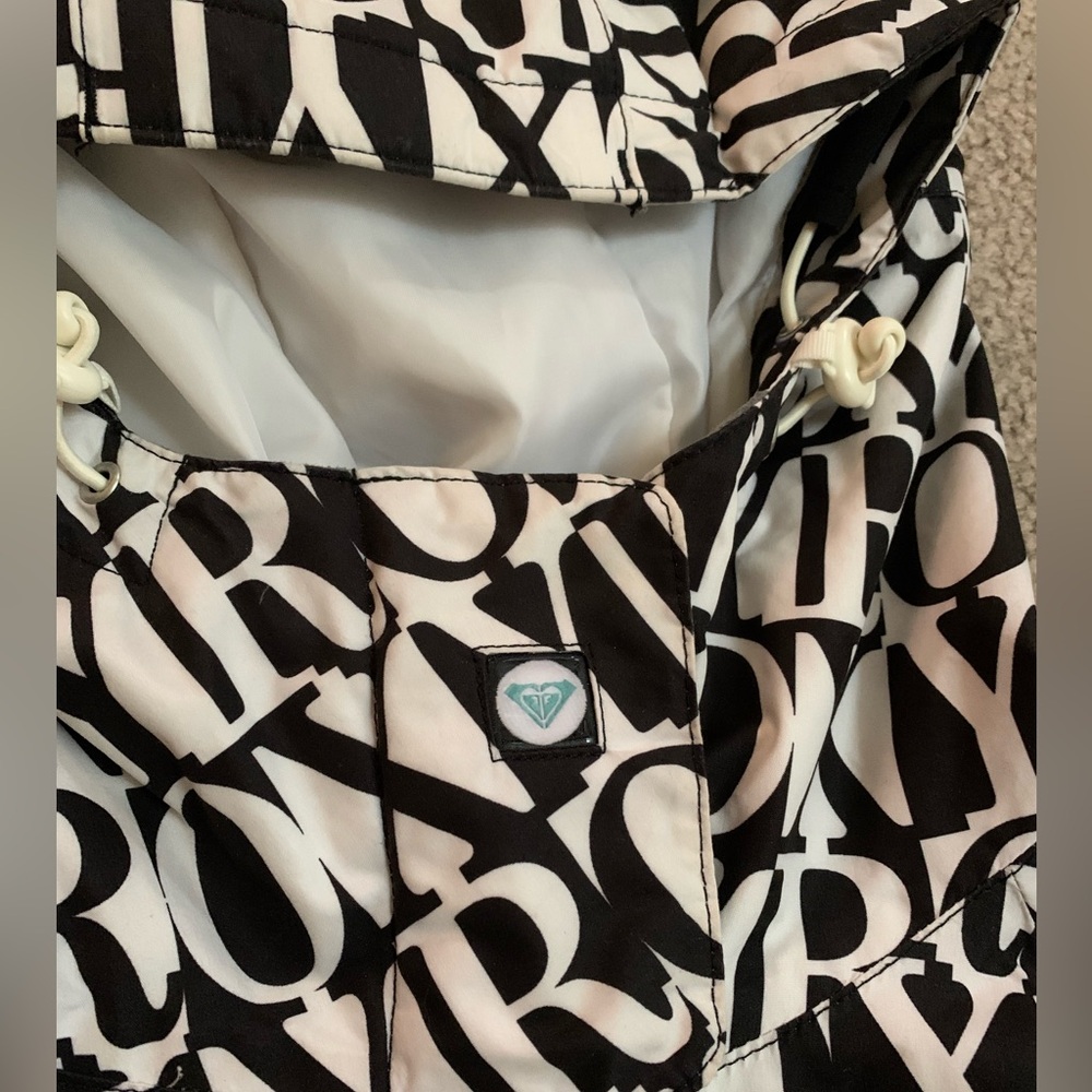 Roxy winter jacket - Picture 2 of 4